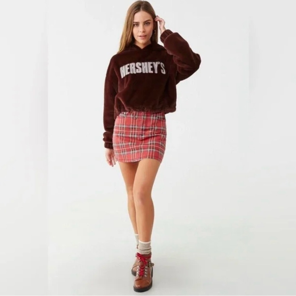Forever 21 x Hershey - Fluffy Cropped Hoodie